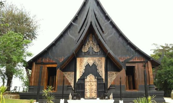 泰国清莱不仅有白庙蓝庙还有黑庙2.jpg
