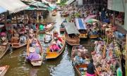 泰国曼谷的水上市场，吃货们想去买菜嘛?
