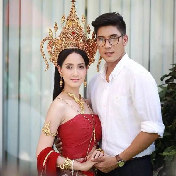 yaya和nadech将出演电影版三面娜迦部分观众表示不满