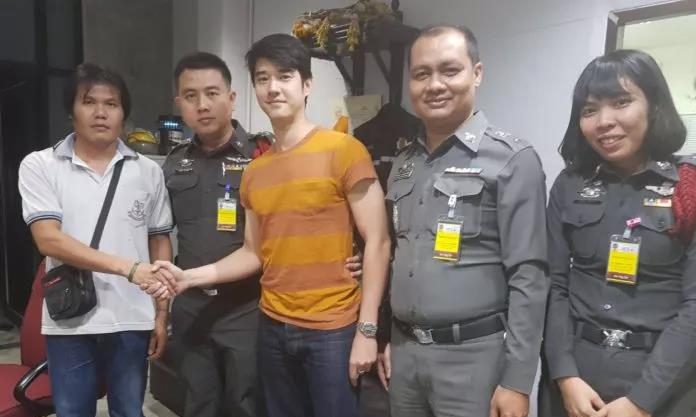 泰国男星马里奥出交通事故被罚款暂扣驾照3.jpg