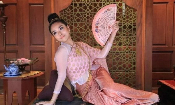 泰剧《天生一对》爆火掀起古代潮流，泰国古典女士发型集锦来一波！1.jpg