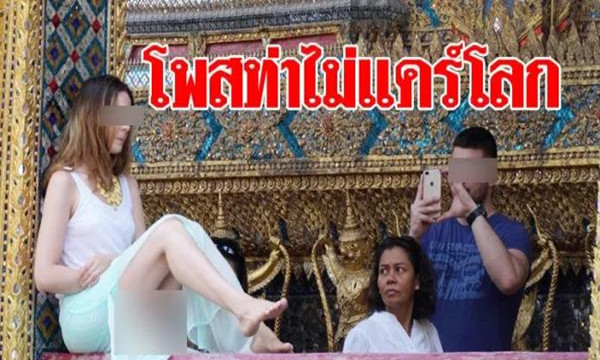 西方美女游客在玉佛寺大秀美腿，引发泰国网友犀利责骂3.jpg