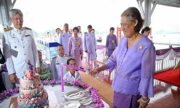 泰国诗琳通公主63岁华诞，放生59万条鱼做功德2.jpg