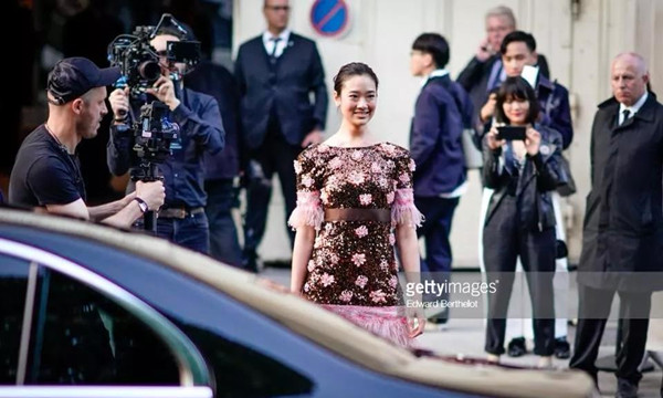 泰国女星茱蒂蒙·琼查容苏因，戛纳红毯时装造型魅力无可抵挡！4.jpg