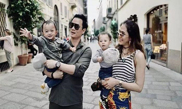 泰国女星Chompoo携双胞胎儿子亮相威尼斯电影节6.jpg