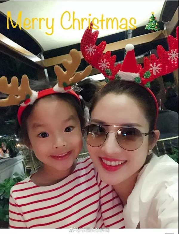 圣诞节，在泰国偶遇女星Aom和男友Amp共进晚餐4.jpg