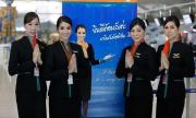 泰国航空公司开新招，聘人妖当空姐