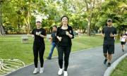 泰国前总理英拉现身曼谷火车公园跑步，心情大好！