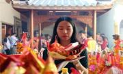 春节到人气爆棚的泰国寺庙祈福