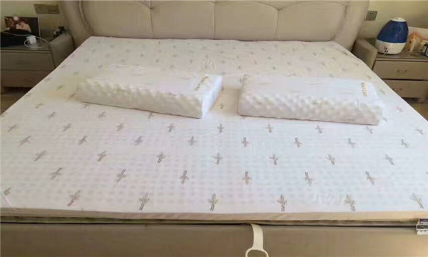 泰国皇家royal laxte 乳胶寝具.jpg