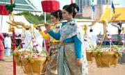 一年一度的泰国春耕节吸引众多国内外游客前往观看