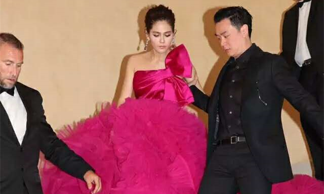 泰国时尚教主Chompoo粉色战服再度成为戛纳电影节镜头焦点5.jpg