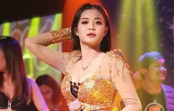 马里奥拒与泰国性感女歌手Lamyai拍电影，龙眼表示非常伤心