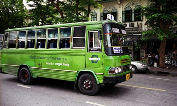 10月1日起乘坐泰国公交车可以刷卡啦！1.jpg
