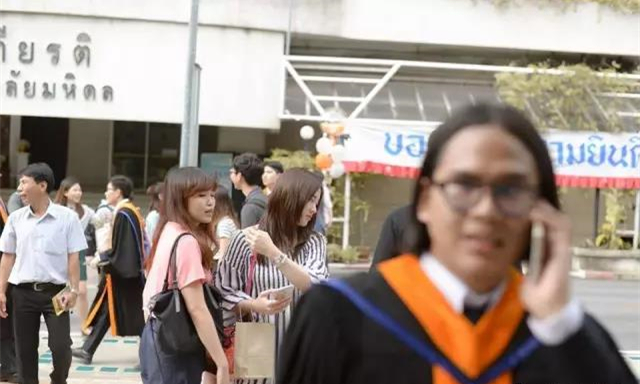 泰国另类毕业照在网络上爆红！5.jpg