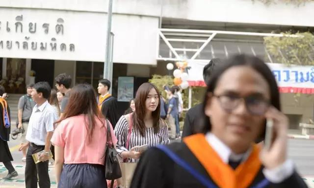 泰国另类毕业照在网络上爆红！2.jpg