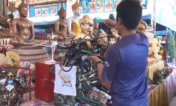 泰国古曼童超灵验，信众买来还愿的玩具堆成山！