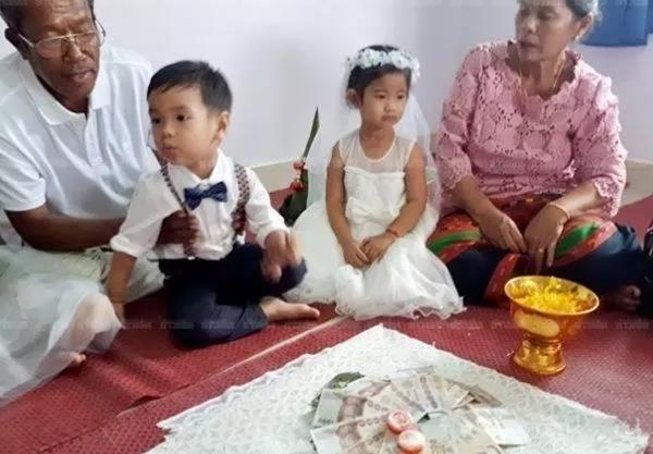 泰国4岁龙凤胎结婚，其父母还专门准备了现金、金项链等作为彩礼