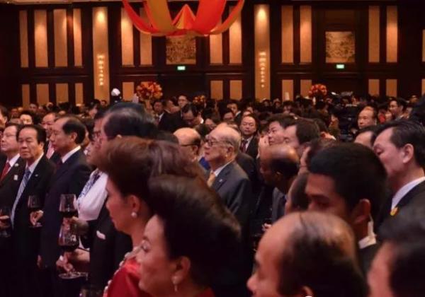 中国驻泰国使馆举办国庆68周年酒会，华人华侨等逾千人出席