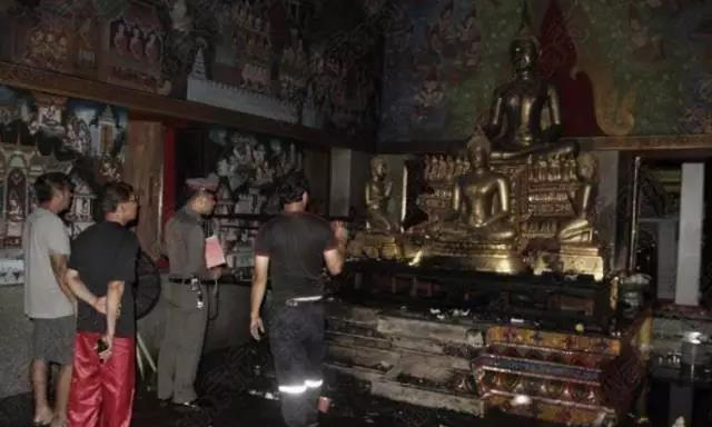 泰国大城佛殿失火，胜魔佛像流泪了！5.jpg