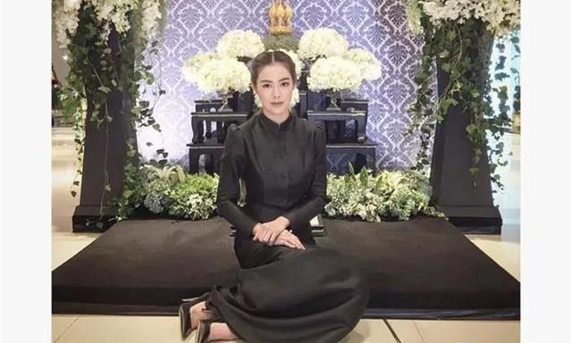 泰国国葬期间该怎么穿？让泰国明星来教你！6.jpg