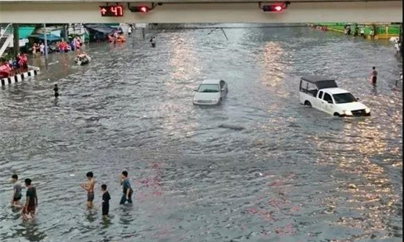 台风“卡努”来袭，泰国也难逃雨劫！1.jpg