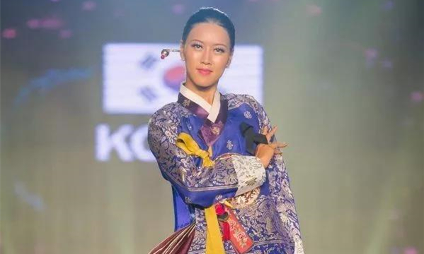 万国小姐大赛最美25国民族服饰大PK，泰国那套怎么了？20.jpg