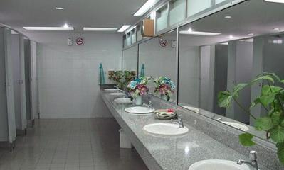 泰国曼谷这3大厕所被评为“2017最佳公厕”1.jpg