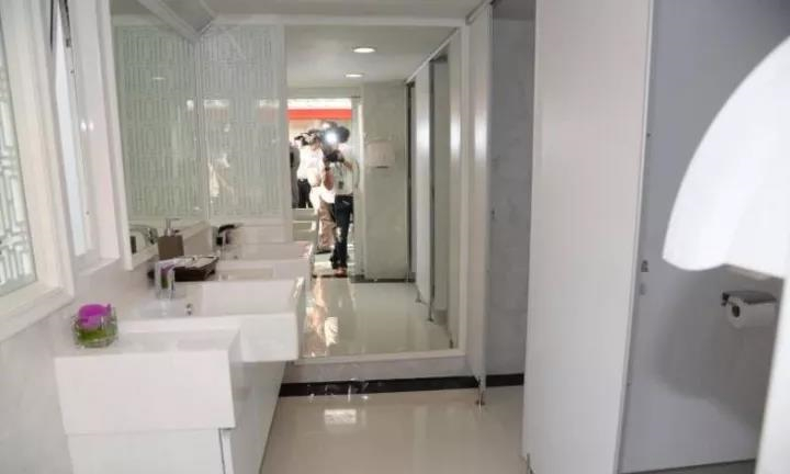 泰国曼谷这3大厕所被评为“2017最佳公厕”2.jpg