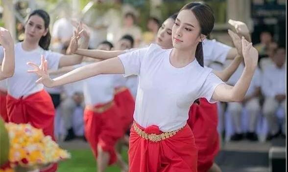 泰国7台50周年台庆，众女星惊艳献舞