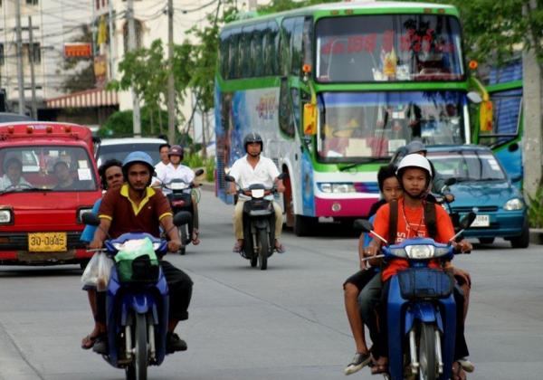 中国驻泰国大使馆建议中国公民在泰谨慎租驾摩托车