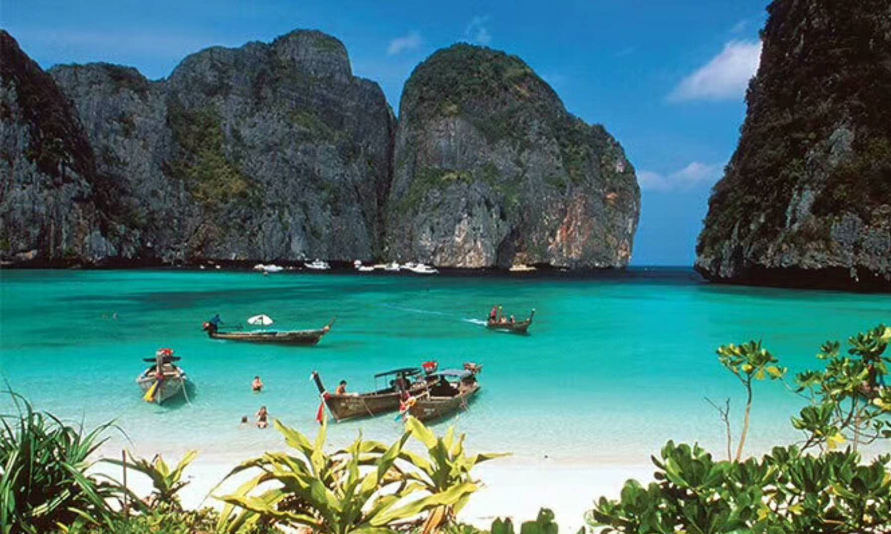 谈起泰国风光旖旎的岛屿,也许你会毫不犹豫的想起享誉世界的著名旅游
