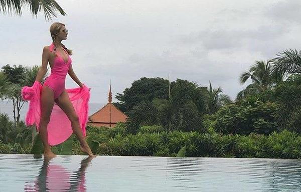 著名女星帕丽斯·希尔顿赴泰度假，大赞泰国犹如天堂！