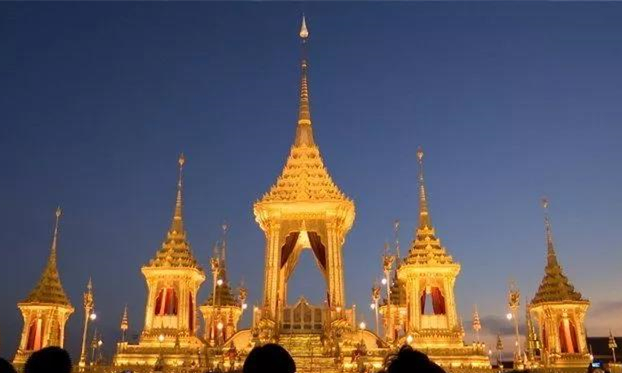 泰国拉玛九世皇家火葬亭正式关闭2.jpg