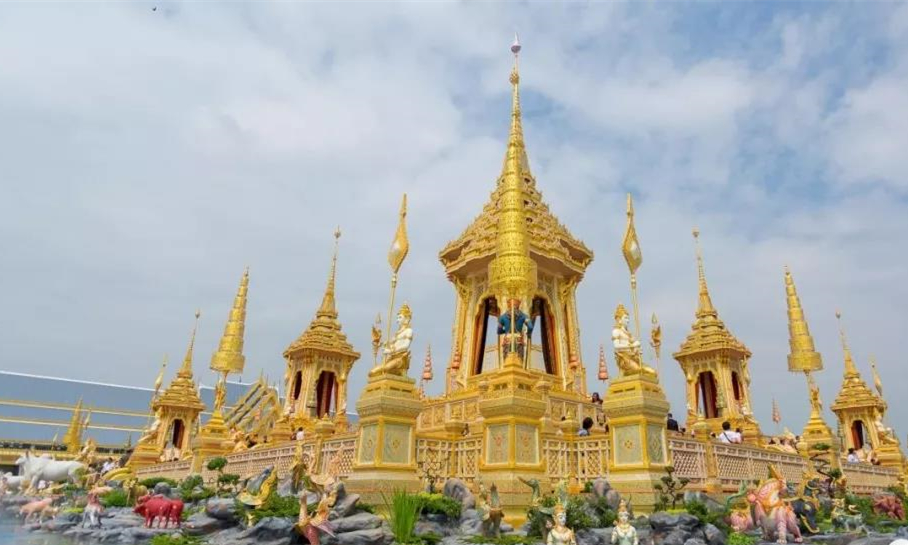 泰国拉玛九世皇家火葬亭正式关闭1.jpg