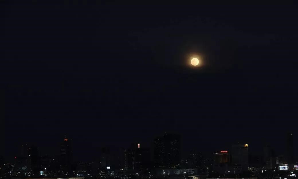 泰国上空“超级蓝血月”美翻天，你看到了么？8.jpg
