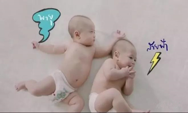 泰国女星Chompoo带双胞胎儿子拍摄广告，镜头感十足8.jpg