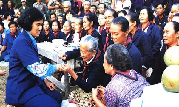 泰国诗琳通公主63岁华诞，放生59万条鱼做功德9.jpg
