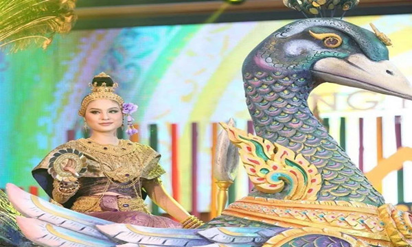 泰国7大女星“宋干女神”造型集锦，你选哪个美女？77.jpg