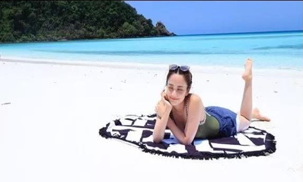 泰国当红女星Taew和圈外男友海边度假，甜蜜撒狗粮6.jpg