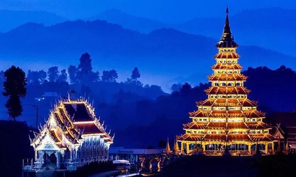 泰国旅游最美寺庙推荐1.jpg