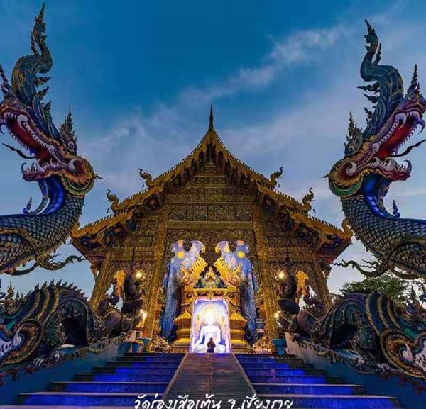 华灯初上，你见过这些晚间最美的泰国寺庙吗？.jpg