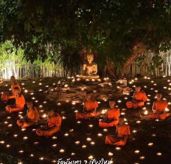 华灯初上，你见过这些晚间最美的泰国寺庙吗？.jpg