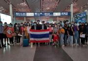 被困在日本和中国的泰国人陆续回国了