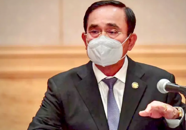 泰国总理巴育表示民众在公共场所和集会时应该戴口罩