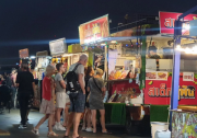泰国将美食车作为新的旅游景点