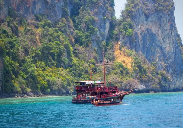 泰国银行在旅游业繁荣后提高了经济增长预测